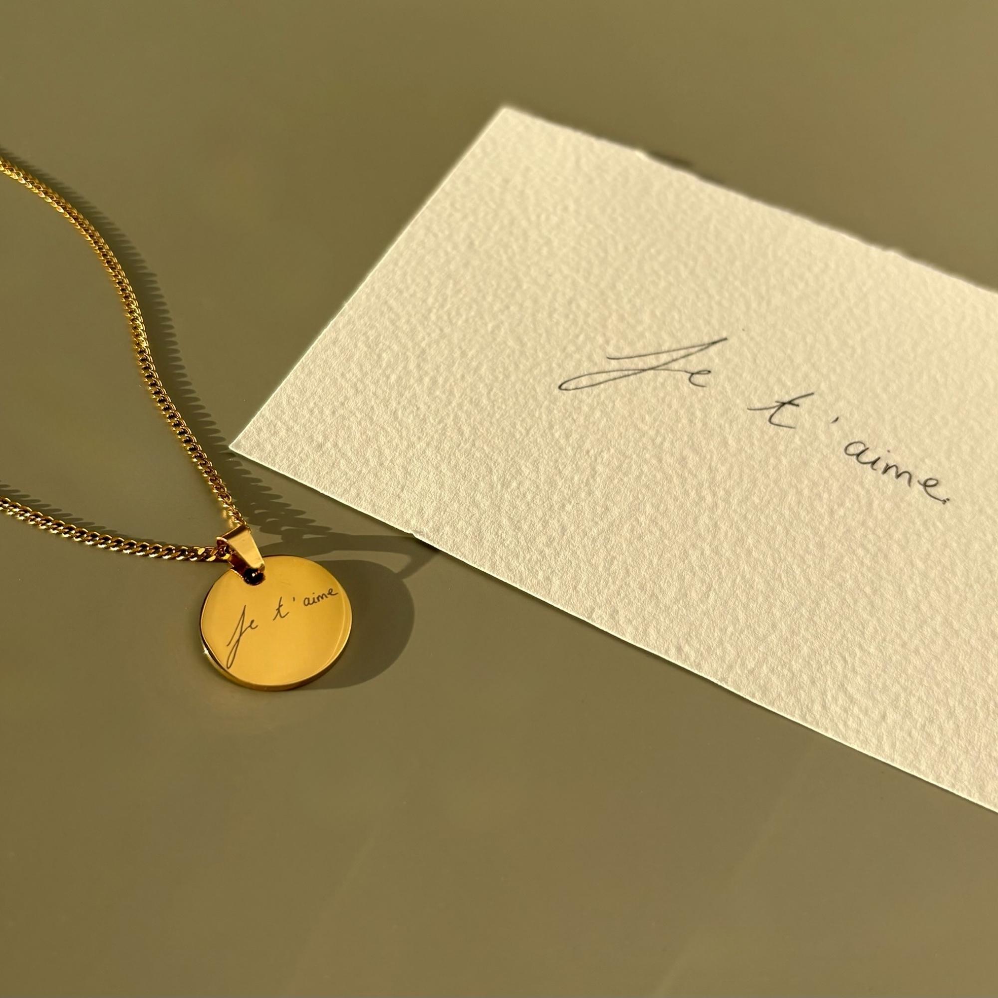 L'Éternel – Collier manuscrit personnalisé